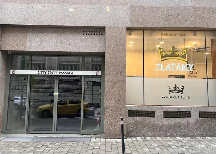 Stylish 3 Bedroom Apartment In The Hearth Of City Center With History